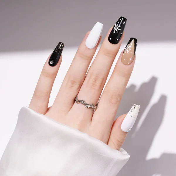 Medium Sqaure-Shaped French Rhinestone Nail Art Snowflake Hand-Painted Handmade false Nails - Image 3