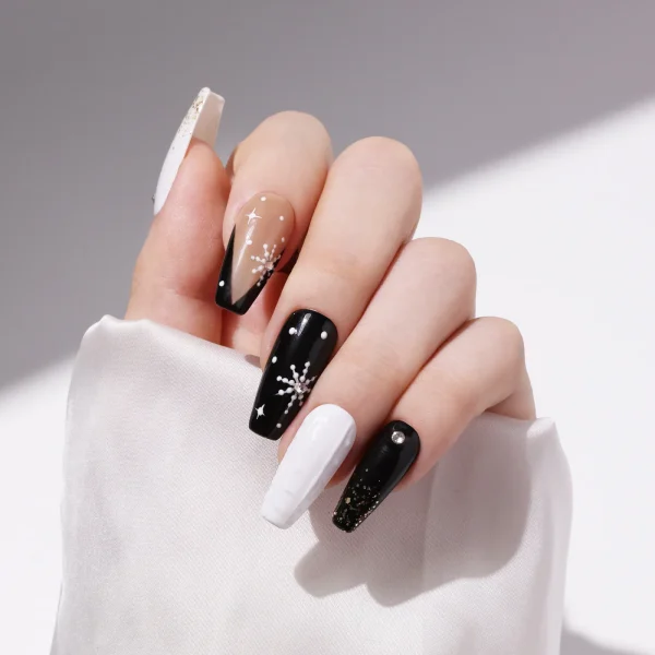 Medium Sqaure-Shaped French Rhinestone Nail Art Snowflake Hand-Painted Handmade false Nails - Image 2